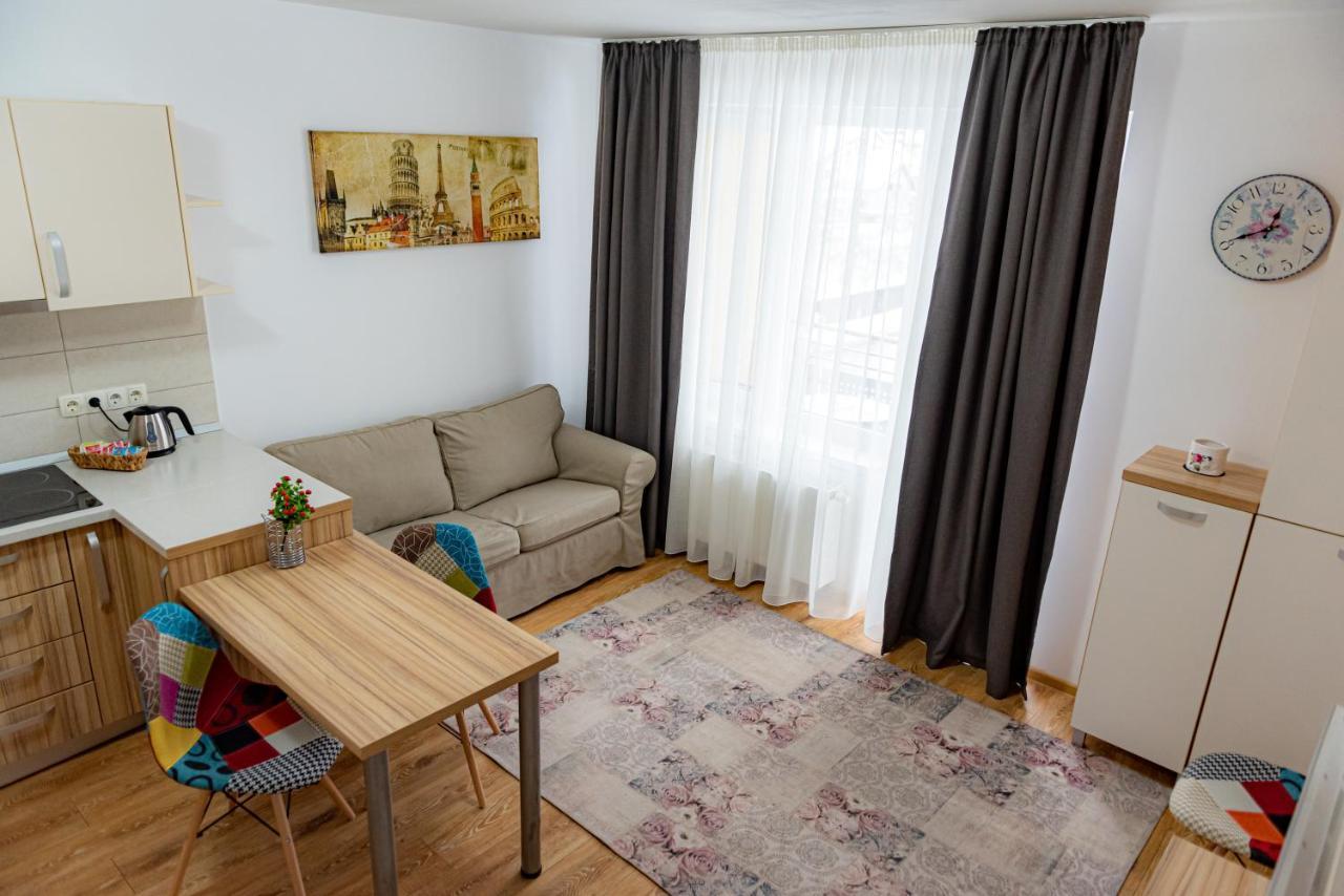 Pastel Apartments Braşov Esterno foto